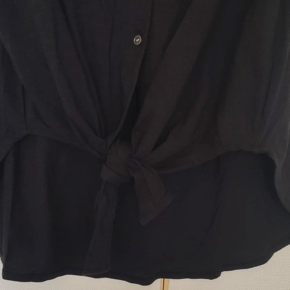 Theory Hekanina Black Tie-Front Button-Up Shirt | Size L. - Picture 3 of 8